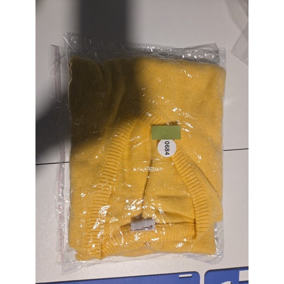 Montgomery Ward Yellow V Neck, Women's XL Sleeveless Sweater Vest, Acrylic - Picture 5 of 5